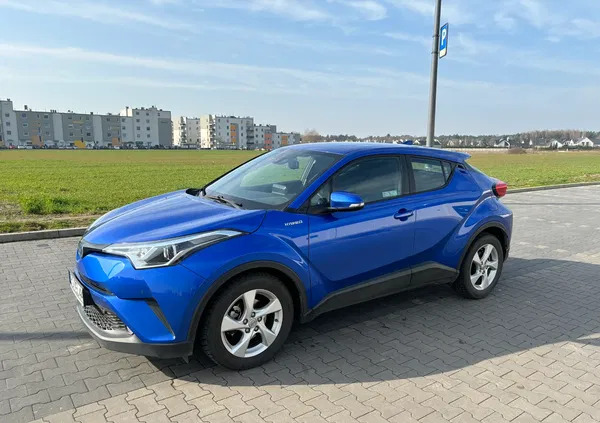 Toyota C-HR cena 88000 przebieg: 55000, rok produkcji 2017 z Poznań małe 79